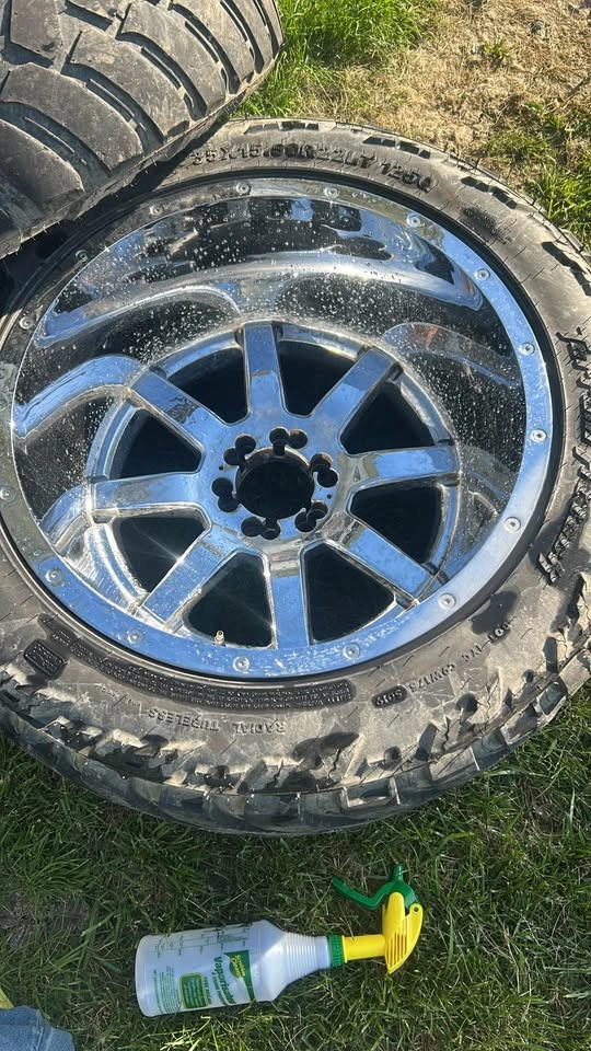 Fuel Wheels with 35x15.50R22LT Tires - photo 4