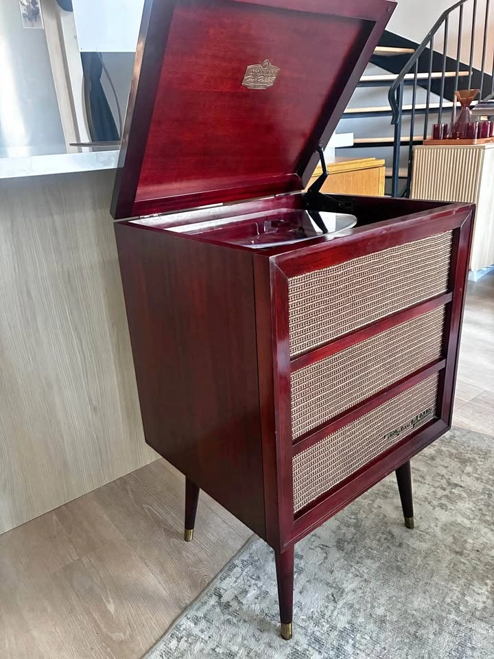 Vintage Up-cycled RCA Victor Phonograph Console