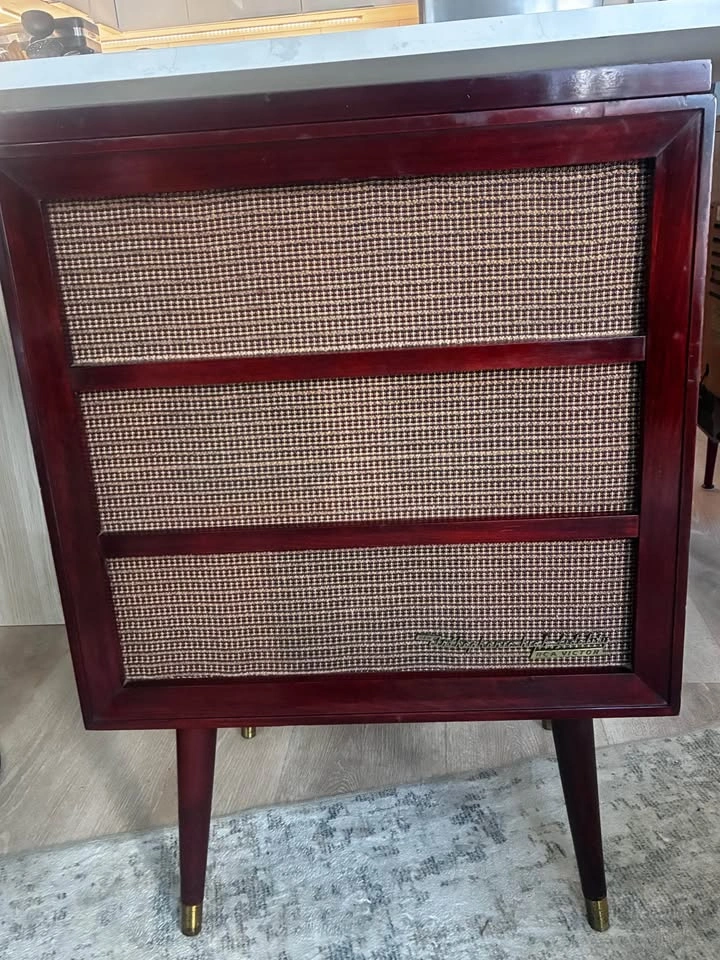 Vintage Up-cycled RCA Victor Phonograph Console - photo 4