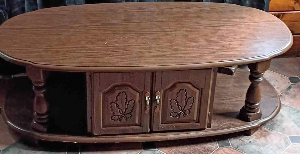Vintage Oak Coffee Table Maple Leaf Design As Is 80s