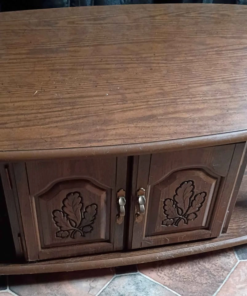Vintage Oak Coffee Table Maple Leaf Design As Is 80s - photo 2