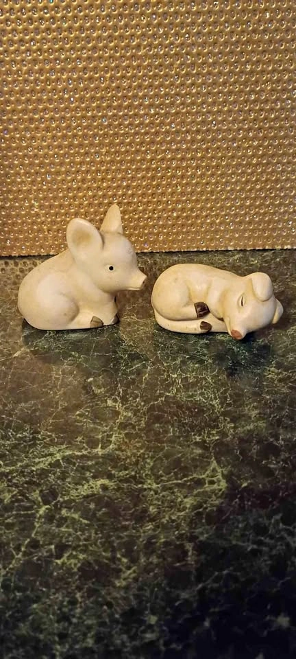 Vintage Miniature Pig Salt and Pepper Shakers