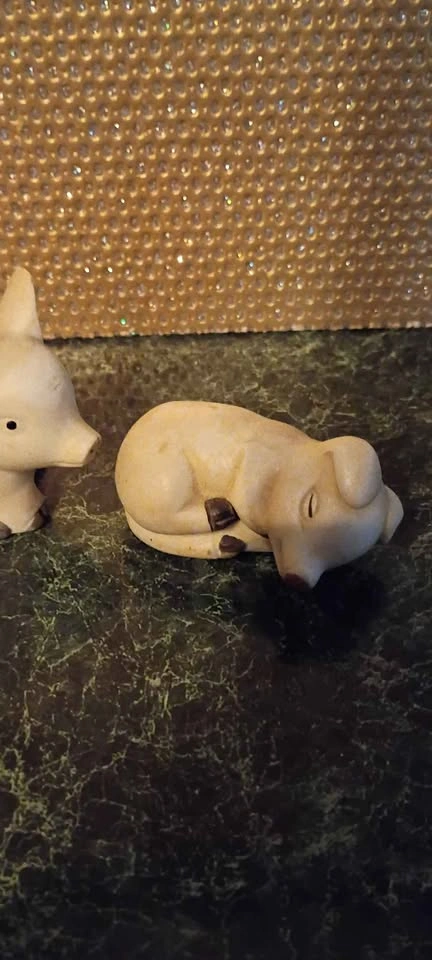 Vintage Miniature Pig Salt and Pepper Shakers - photo 3