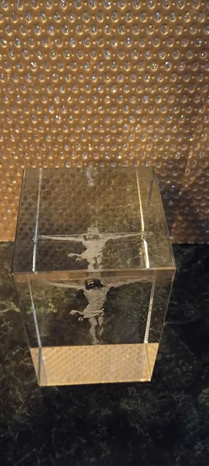 Vintage Jesus Christ Laser Etched Glass Paperweight Rare Heavy - photo 3