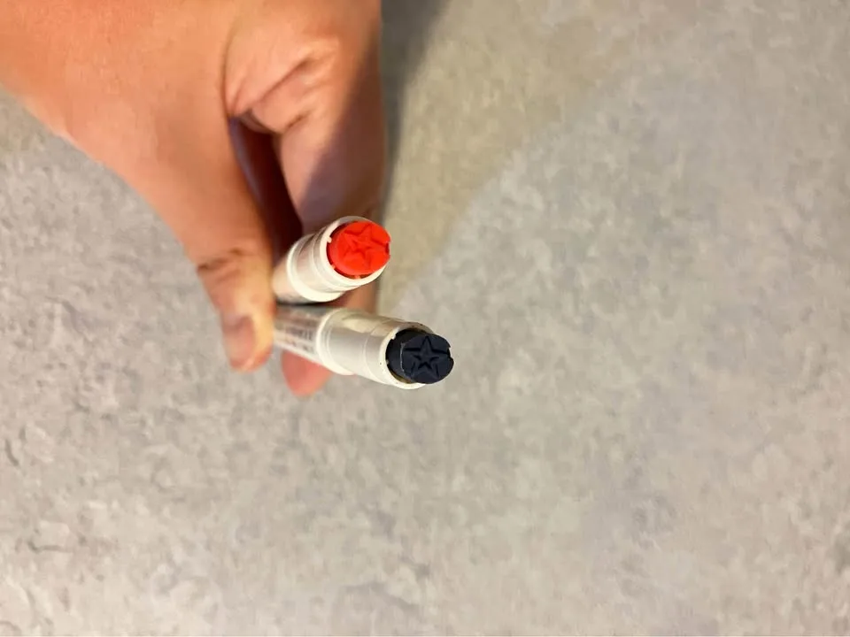 Pigma Micron Pen Tombow Calligraphy Pen Stampy highlighter image indicator(5)