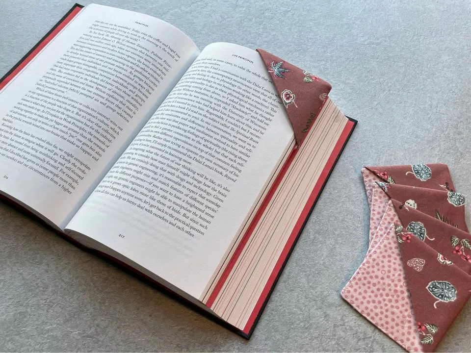 Handmade Fabric Corner Bookmark image indicator(3)