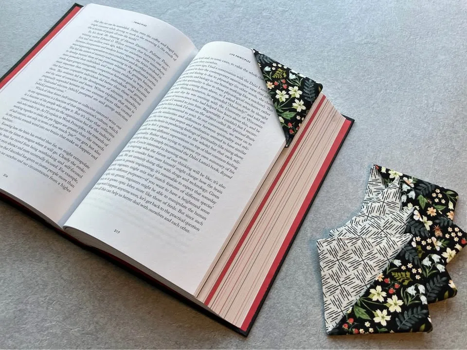 Handmade Fabric Corner Bookmark image indicator(4)