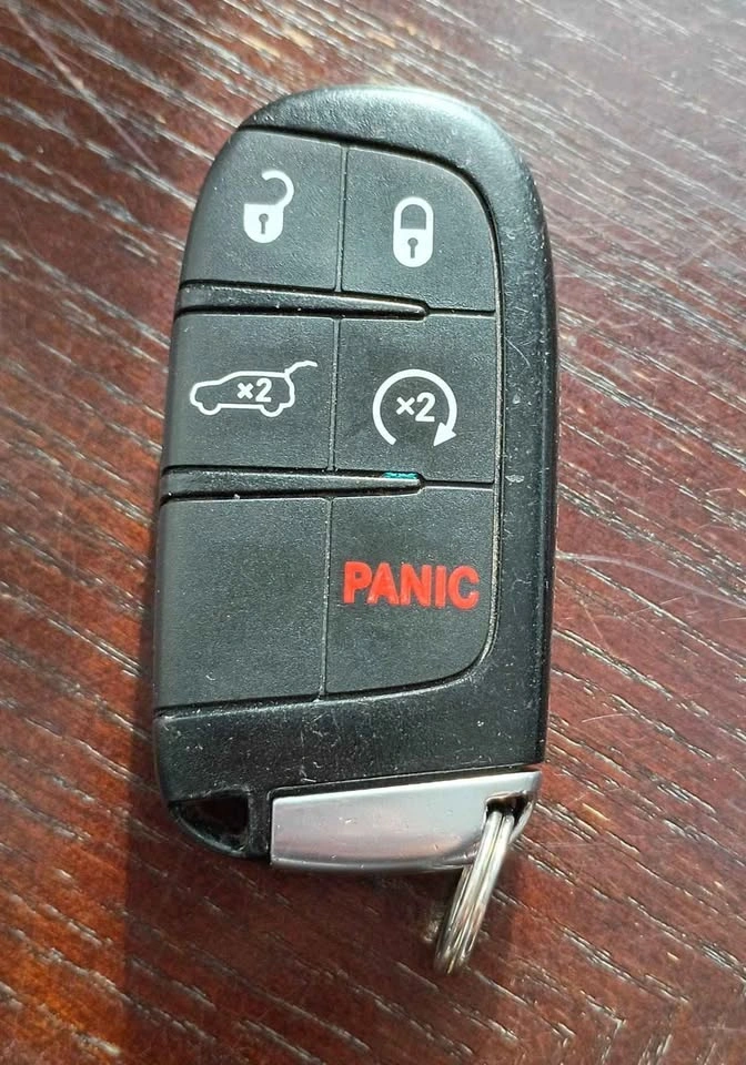 Jeep Grand Cherokee Keyfobs OEM 2014-2022 Used Pair - photo 2