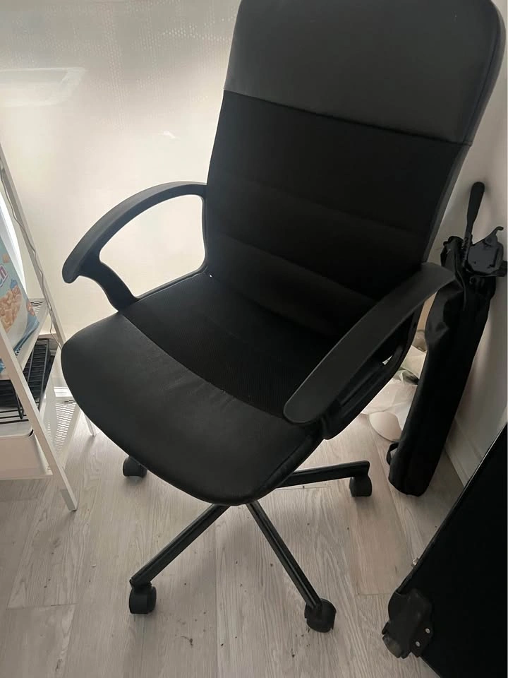 IKEA Swivel Office chair, Black - photo 2