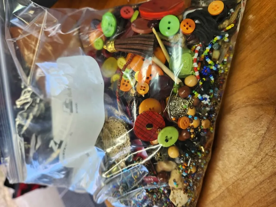 Bag of craft supplies thousands of pieces image indicator(2)