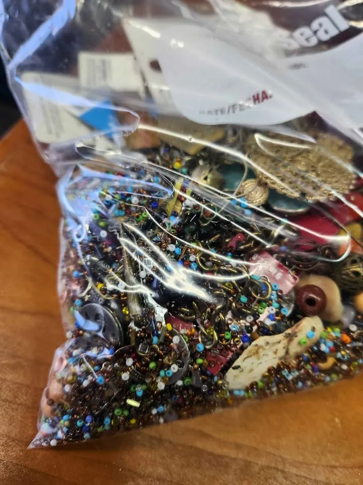 Bag of craft supplies thousands of pieces image indicator(6)