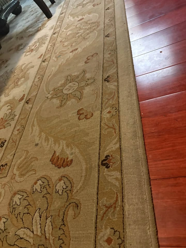 traditional Persian-style wool area rug - photo 4