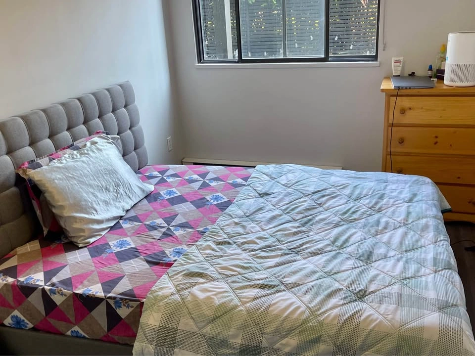 Grey Tufted Queen Bed Frame and Mattress - photo 2