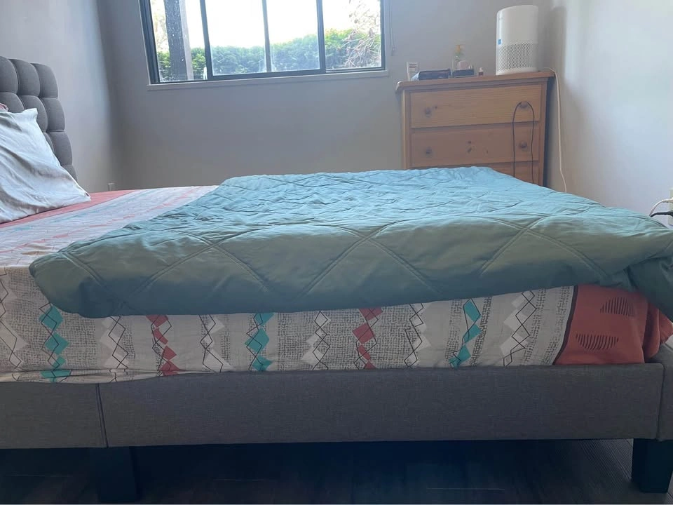 Grey Tufted Queen Bed Frame and Mattress - photo 5