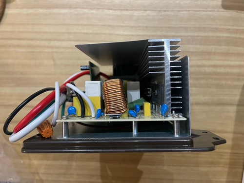 WFCO WF-8955-AD-MBA 55 Amp Power Converter Main Board - photo 5