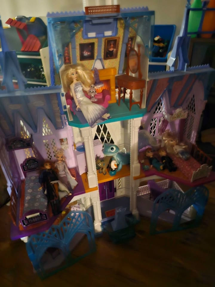 Frozen castle doll house - photo 5