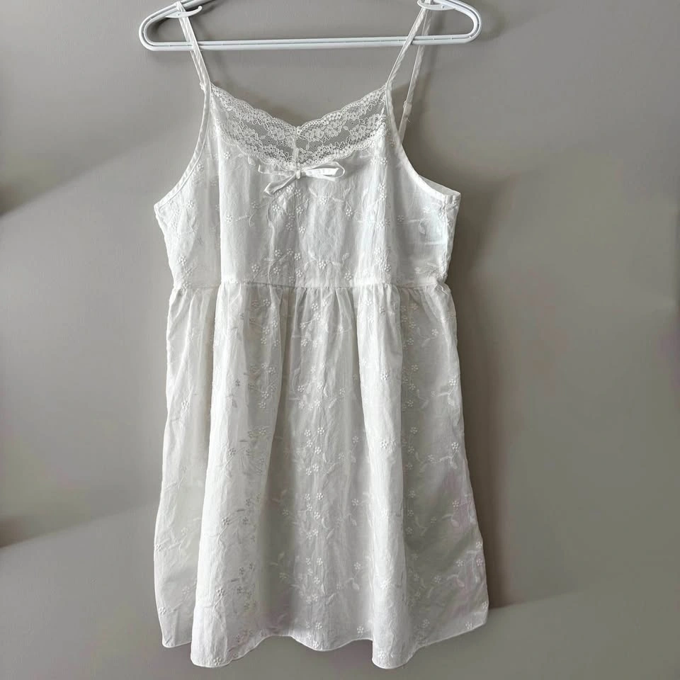 White Lace Top from Kutir (Japanese Brand) Fits Like A Small