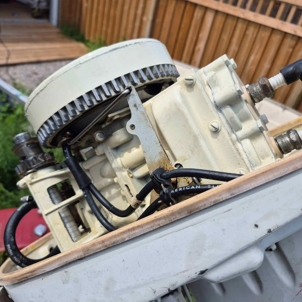 9.2hp Viking outboard motor - photo 3