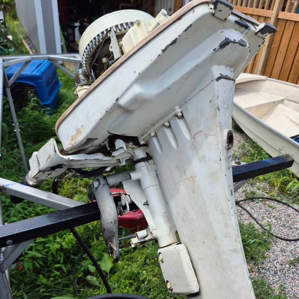 9.2hp Viking outboard motor - photo 4