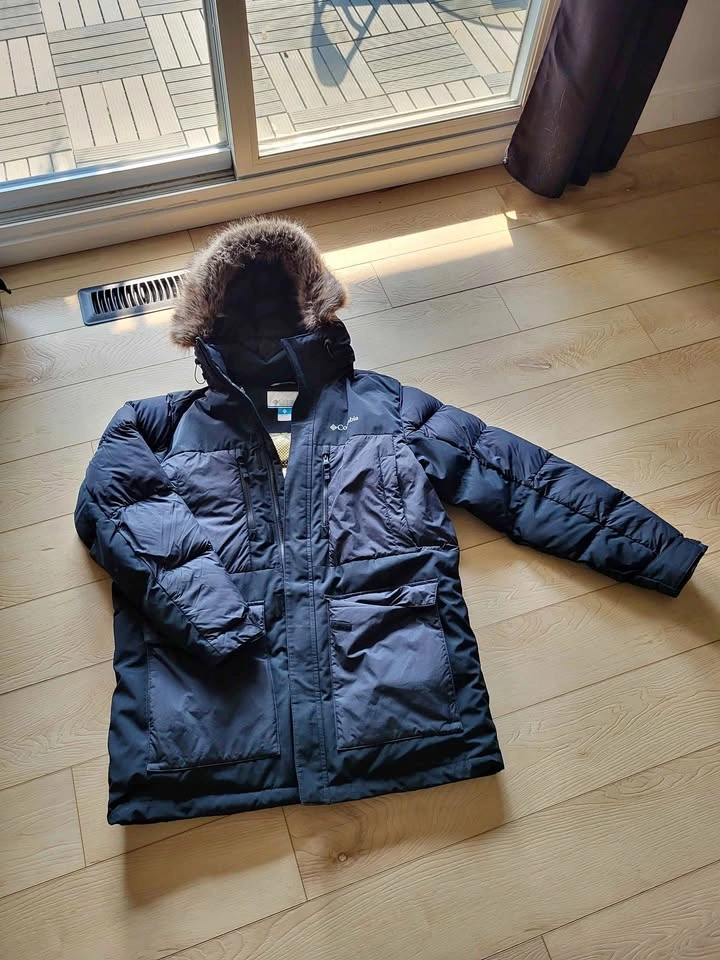 Columbia Omni-Heat Infinity Winter Parka Coat – Size (M) (Black)