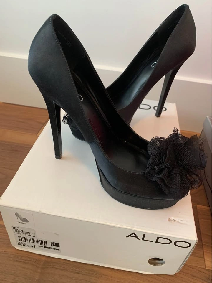 Aldo satin black heels (size 37)