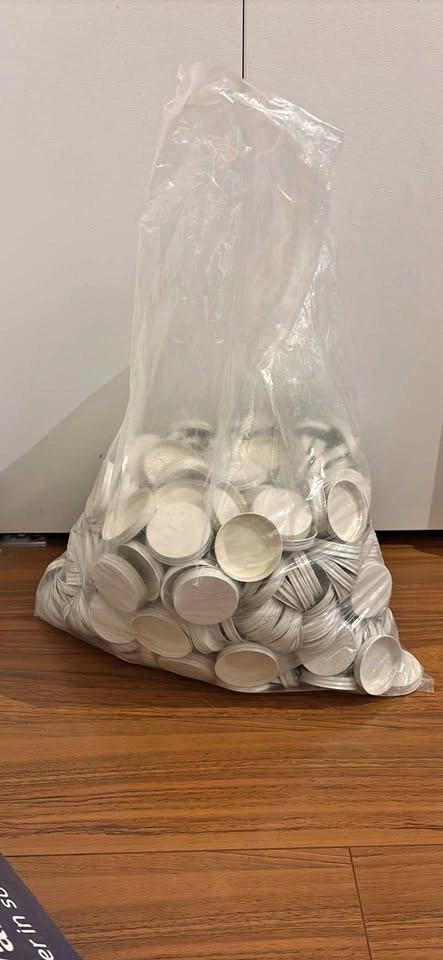 53-400 White Metal Plastisol Lined Cap