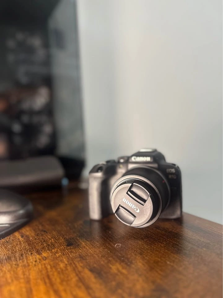 Canon EOS R10 + RF-S 18-45mm Kit Lens + Extra Batteries - photo 3