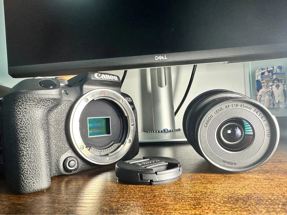Canon EOS R10 + RF-S 18-45mm Kit Lens + Extra Batteries - photo 4