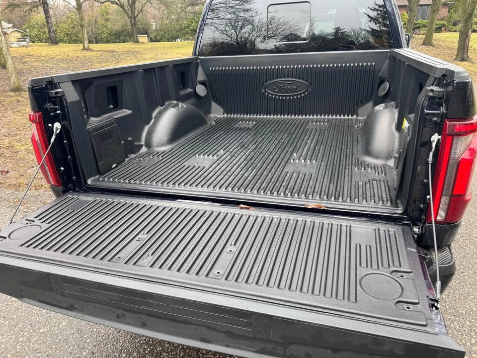 New Ford F-150 5.5' Box Plastic Drop-In Bed Liner - photo 2
