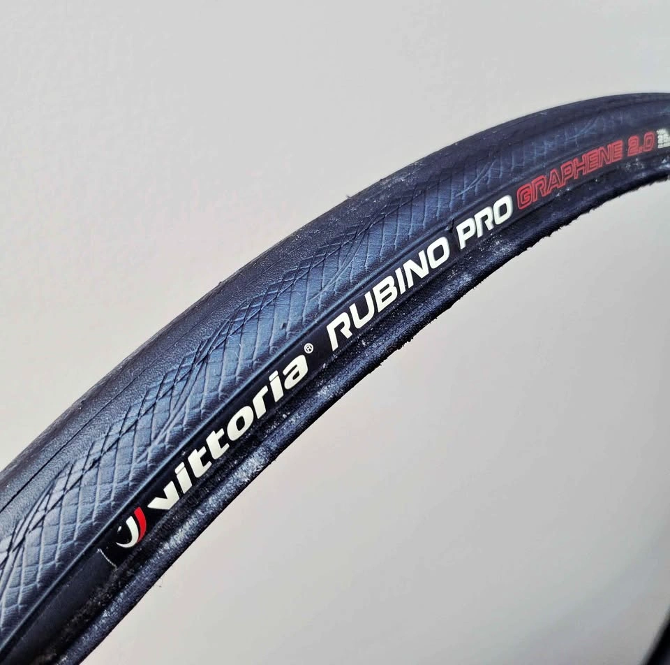 Vittoria Rubino Pro Graphene 2.0 700x25c Tires & Tubes