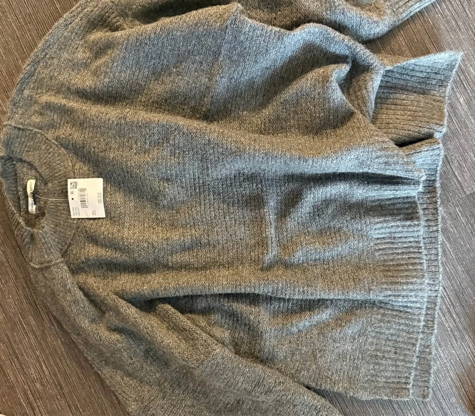 NEW American Eagle Grey Crew Neck Sweater – Size Large - photo 2