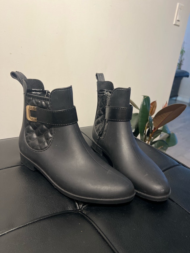 Chelsea Quilted Rain Boots size 7 new - photo 2