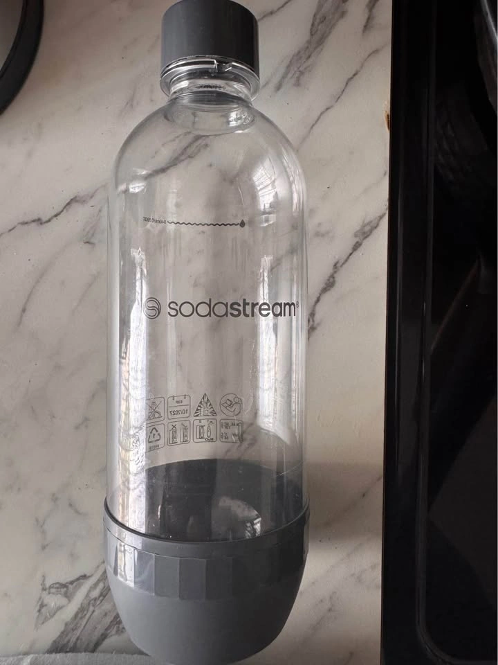 Soda Stream Sparkling Water Maker - photo 2