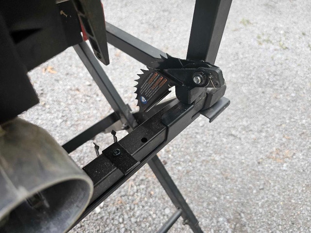 Milwaukee M18 Fuel cordless table saw with folding stand - photo 3