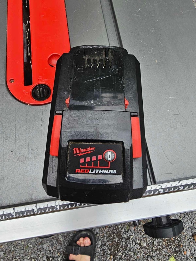 Milwaukee M18 Fuel cordless table saw with folding stand - photo 5