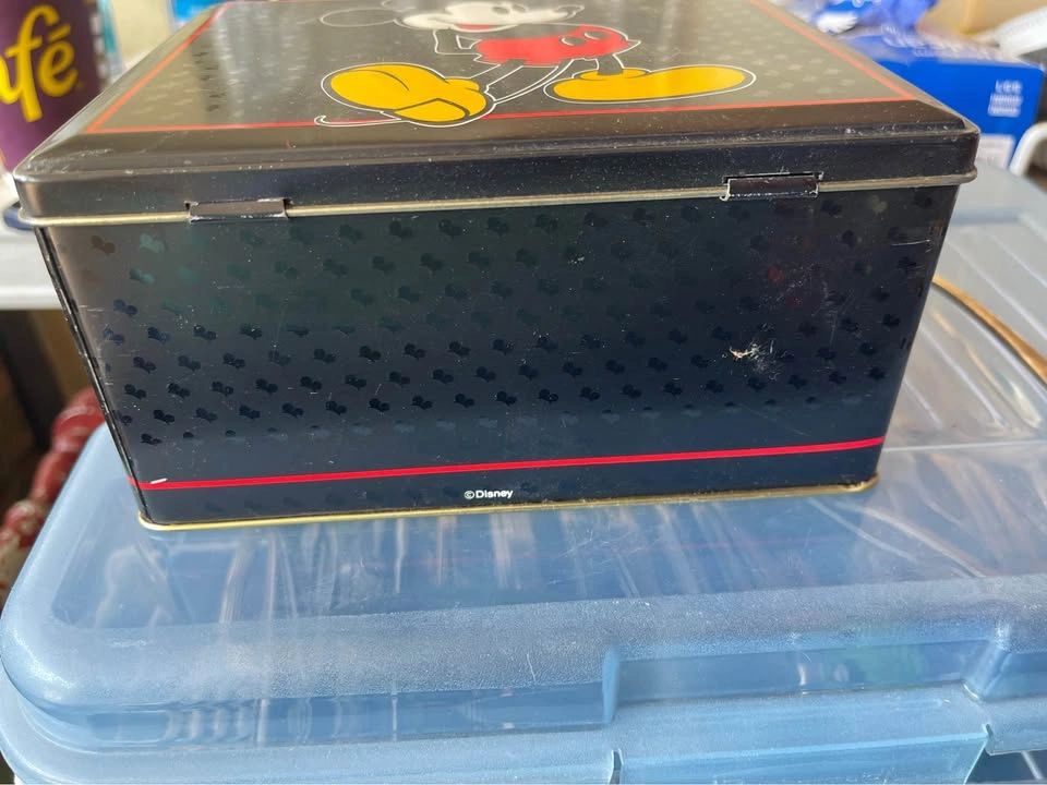 Mickey Mouse tins - photo 2
