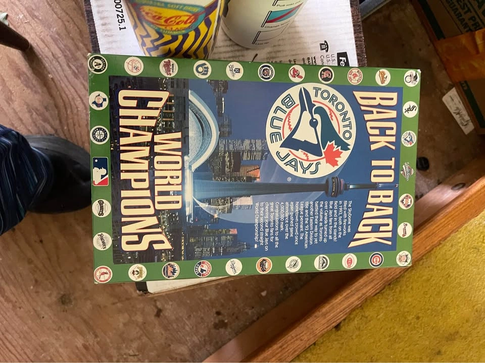 Retro 1993 Blue Jays World Series Rice Krispies Box - photo 4