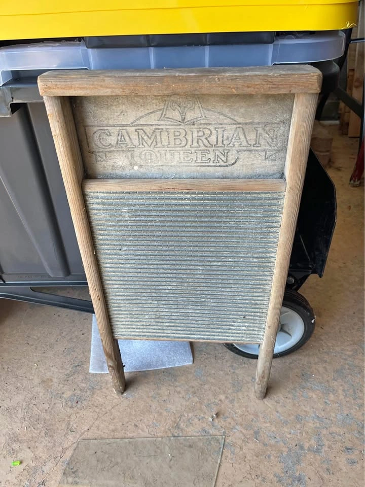 Vintage Cambrian Queen Washboard