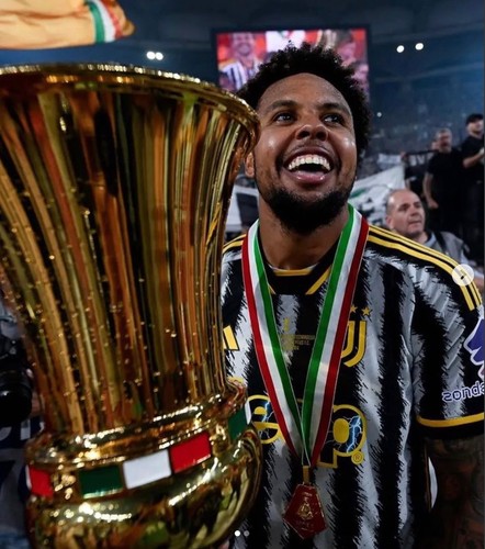 McKennie #16 Juventus 2023/24 Player Version Home L w/ Patches - photo 4