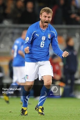 De Rossi #6 Italy 2010 World Cup Home M l/s - photo 4