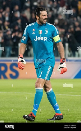 Buffon #1 Juventus 2017/18 M w/ Patches - photo 4