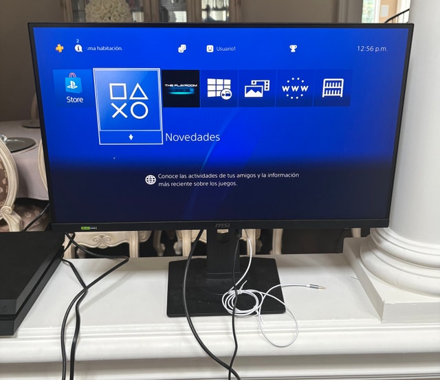 PLAYSTATION 4
