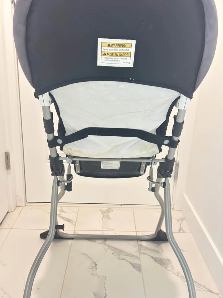 Cosco Simple Fold Deluxe Baby High Chair - Excellent Condition - photo 2