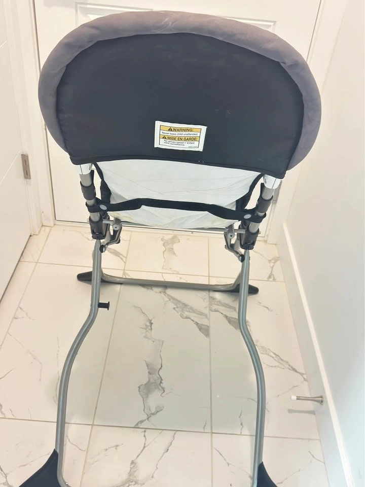 Cosco Simple Fold Deluxe Baby High Chair - Excellent Condition - photo 4