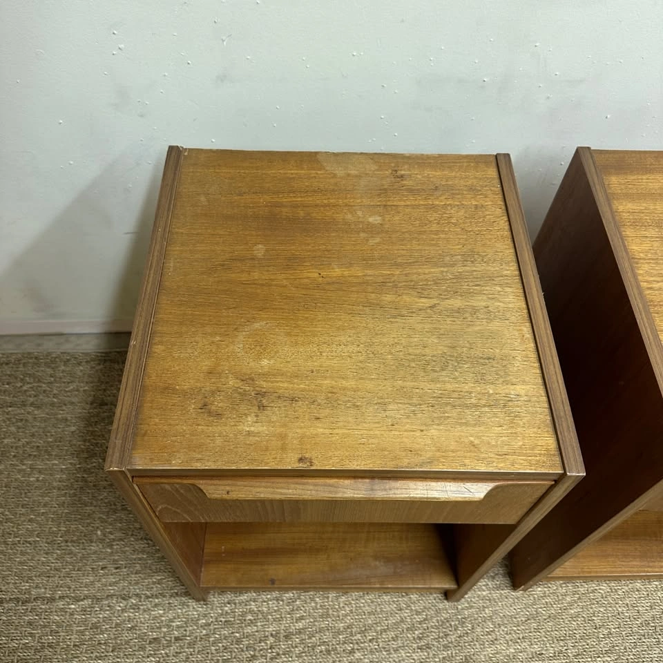 Danish Mid-Century 2 Nightstands - photo 4