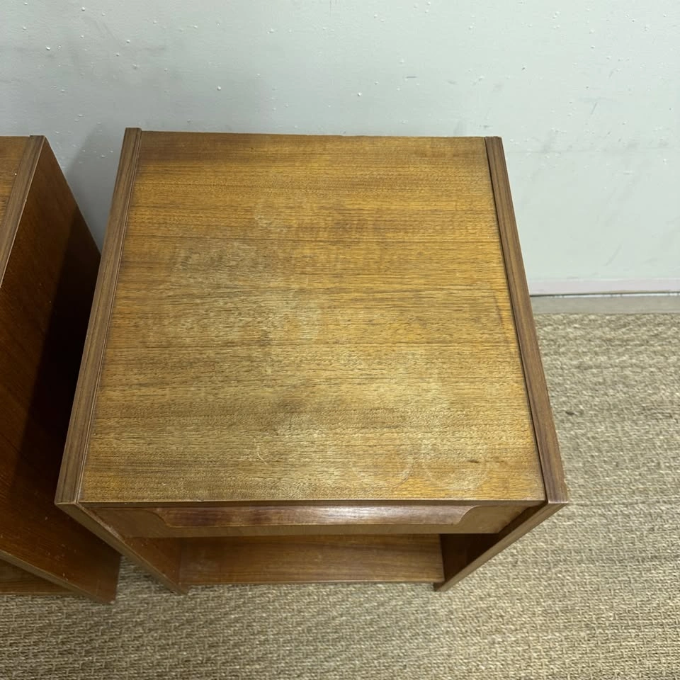 Danish Mid-Century 2 Nightstands - photo 5