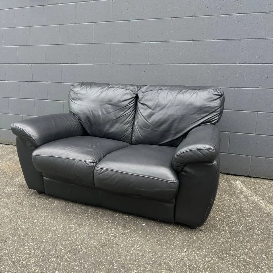Black Leather Love Seat - photo 2