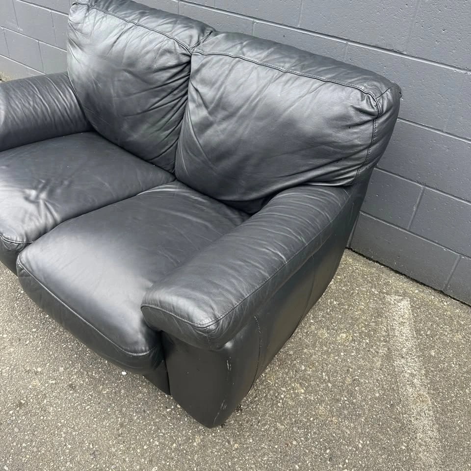 Black Leather Love Seat - photo 3