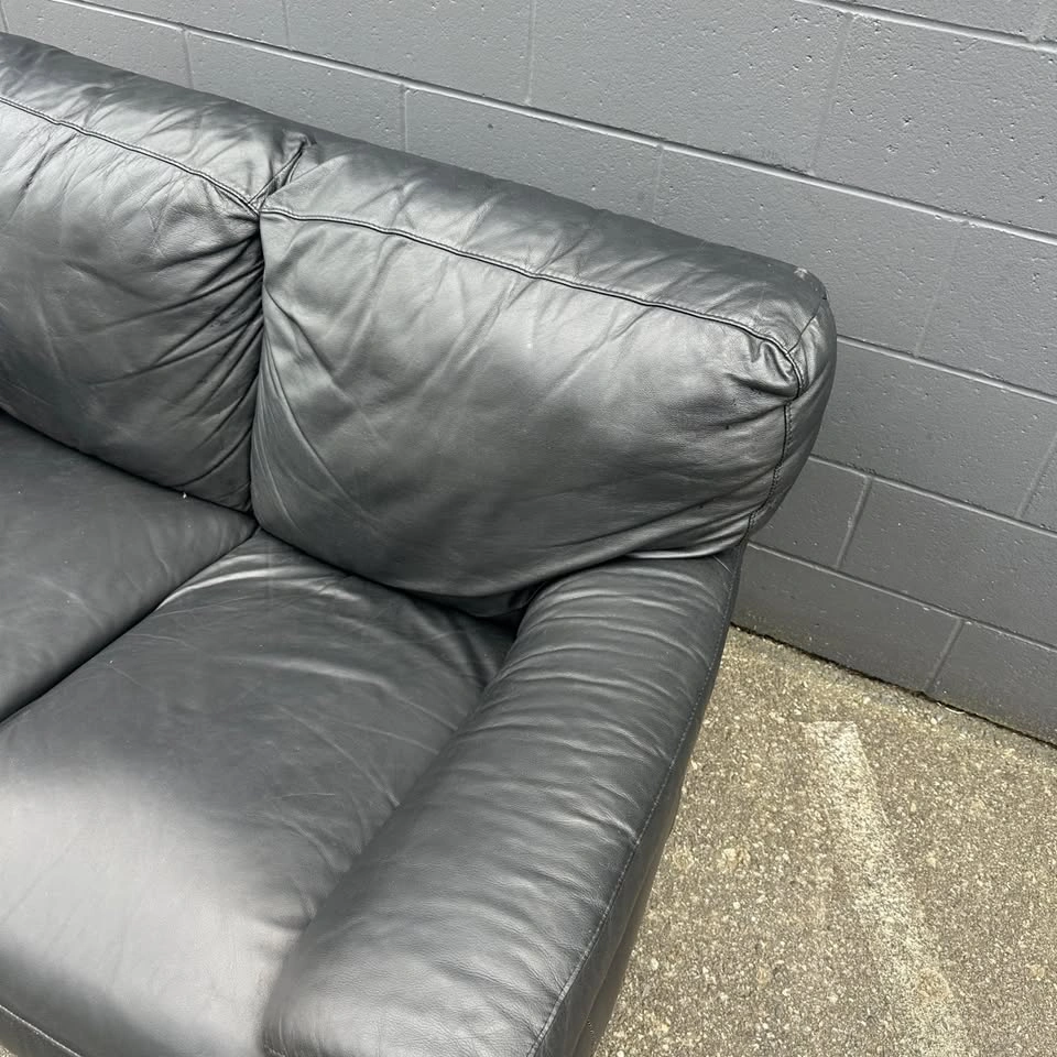 Black Leather Love Seat - photo 5