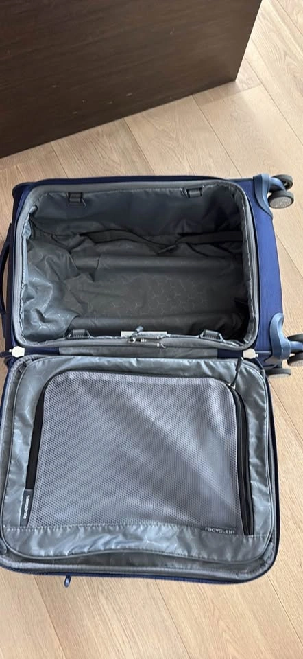 Samsonite carry-on with 360 degree dual wheels - photo 2
